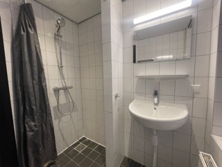894706