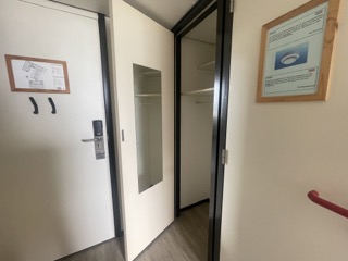 894761